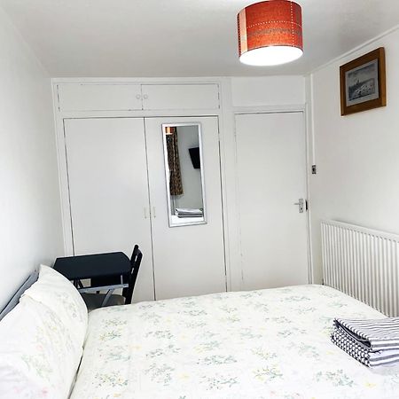 Laret Guest House Londra Esterno foto