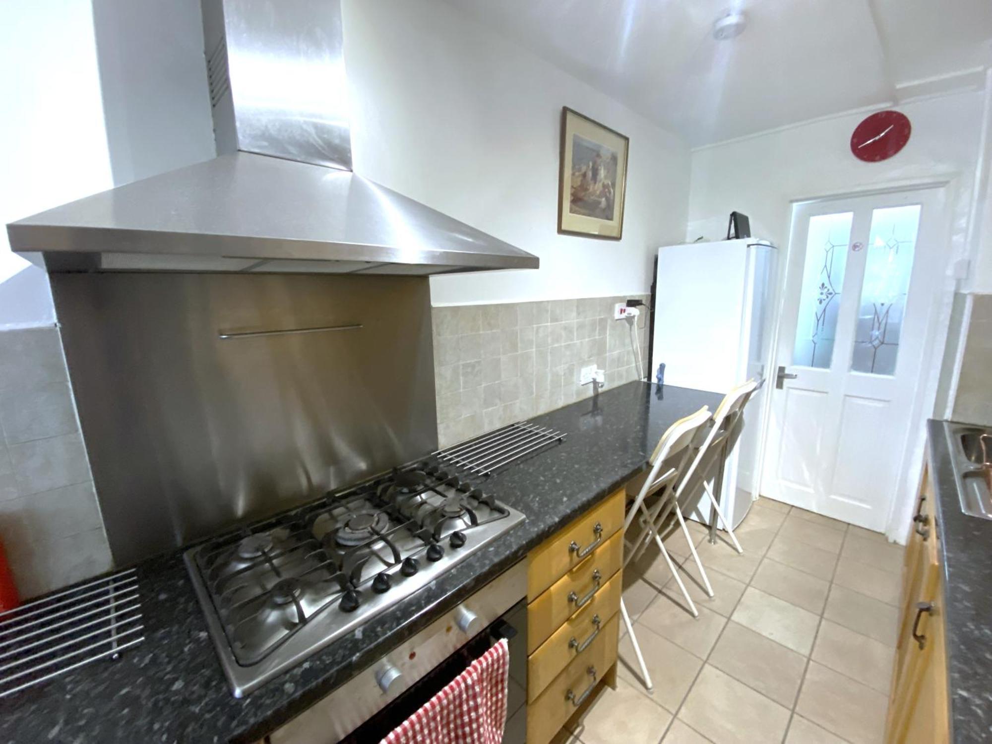 Laret Guest House Londra Esterno foto